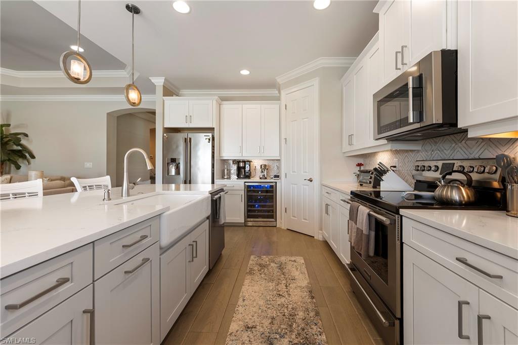 HALFMOON POINT - Residential