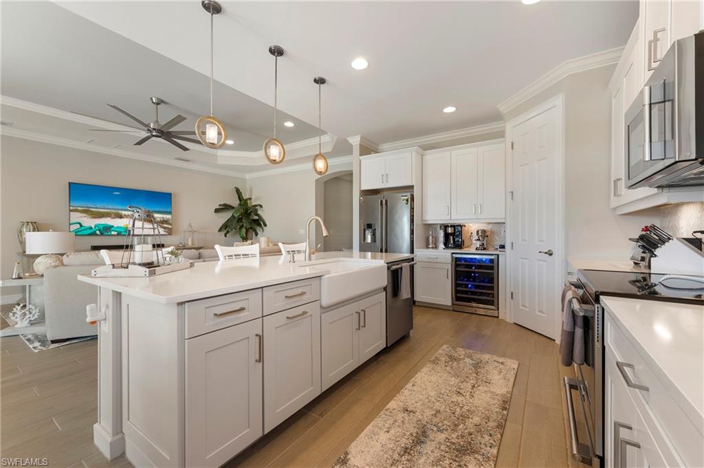 HALFMOON POINT - Residential