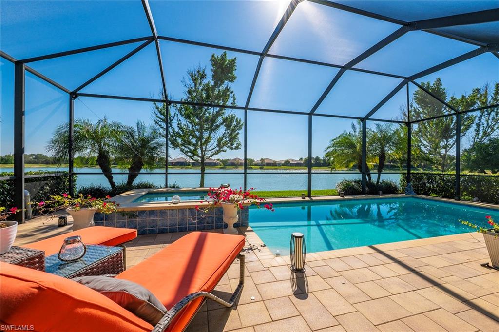 HALFMOON POINT - Residential