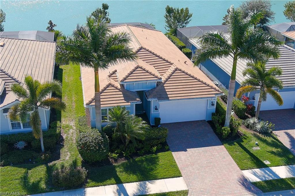 HALFMOON POINT - Residential