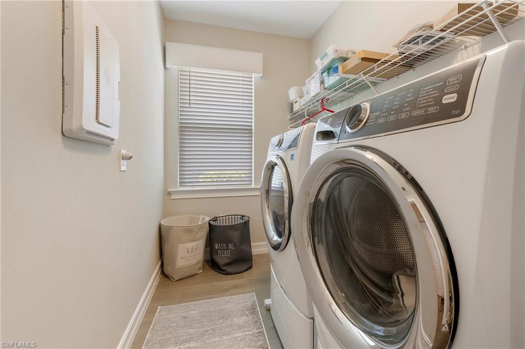 HALFMOON POINT - Residential