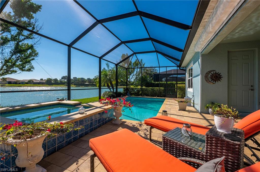 HALFMOON POINT - Residential