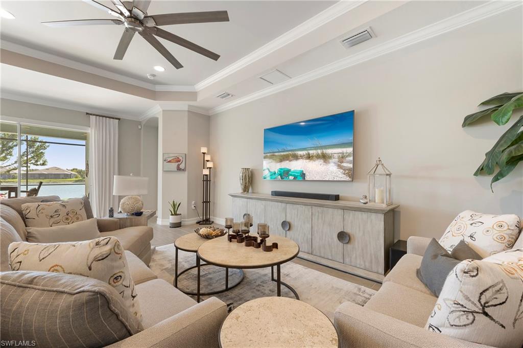 HALFMOON POINT - Residential