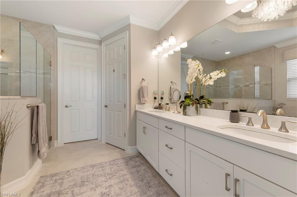 HALFMOON POINT - Residential