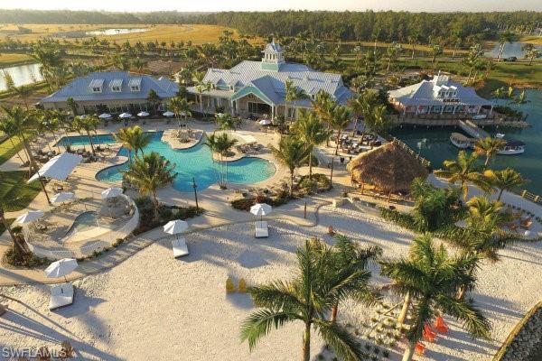 HALFMOON POINT - Residential