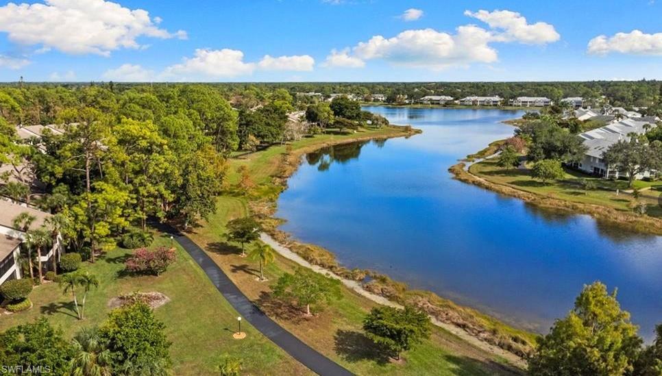 HAMPTON LAKES - Residential