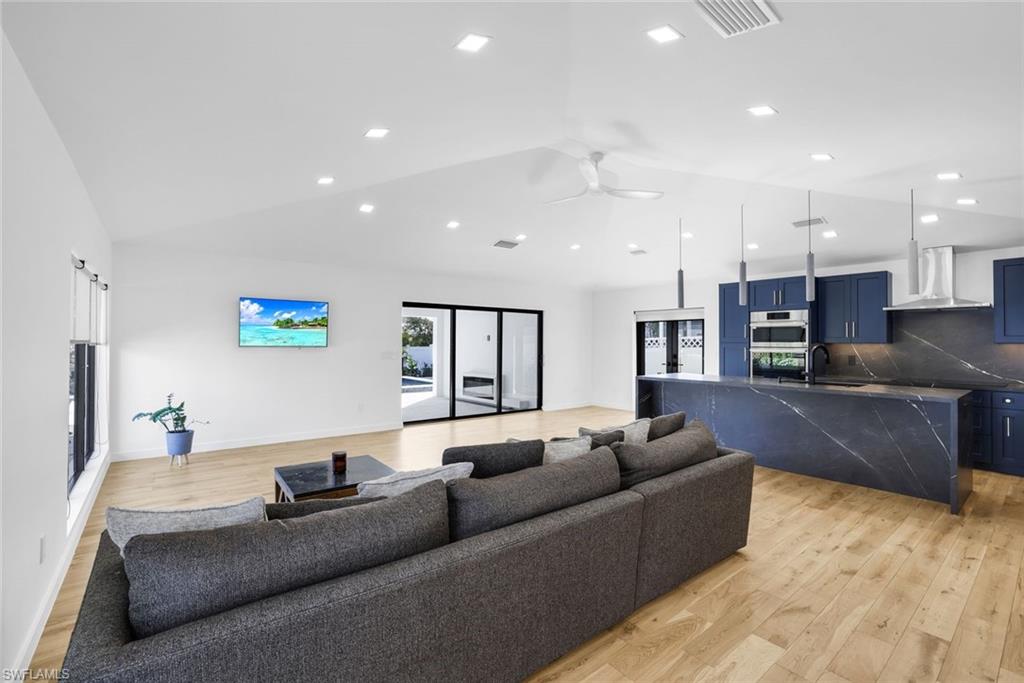 NAPLES PARK - Residential