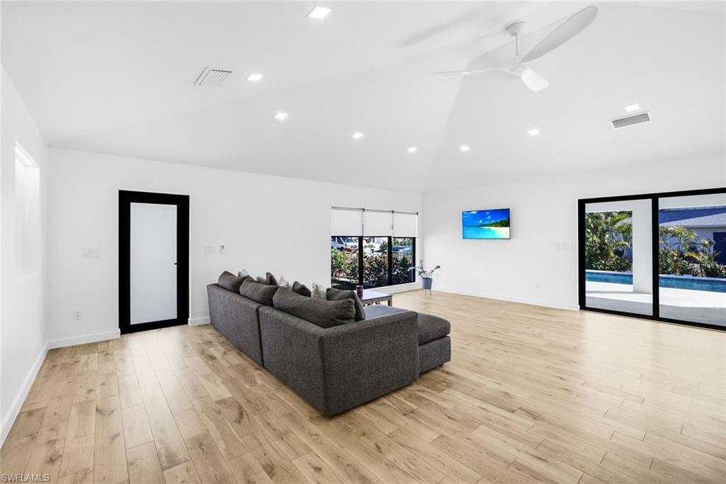 NAPLES PARK - Residential