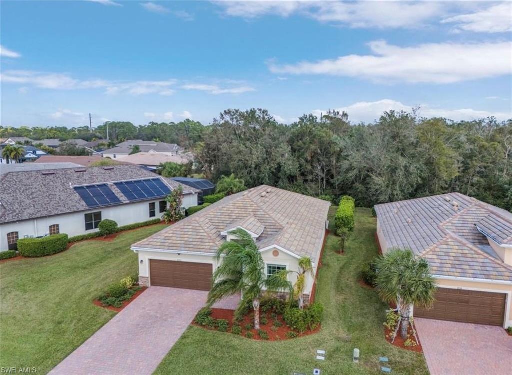 COUNTRY CLUB - Residential