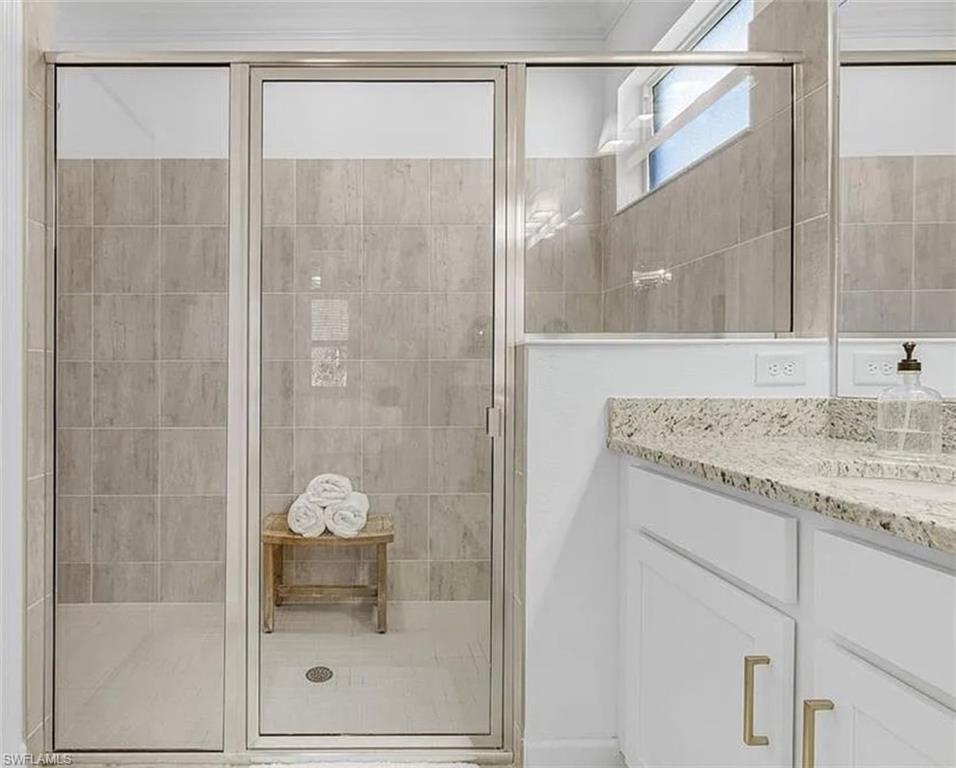 COUNTRY CLUB - Residential