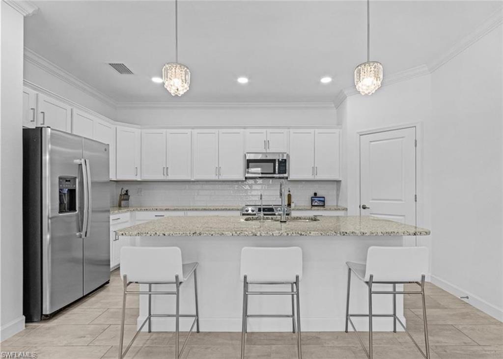 COUNTRY CLUB - Residential