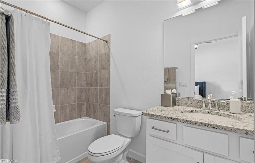 COUNTRY CLUB - Residential