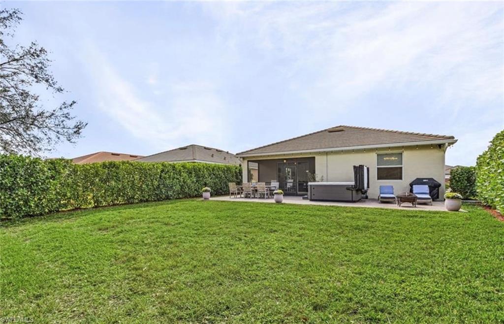 COUNTRY CLUB - Residential