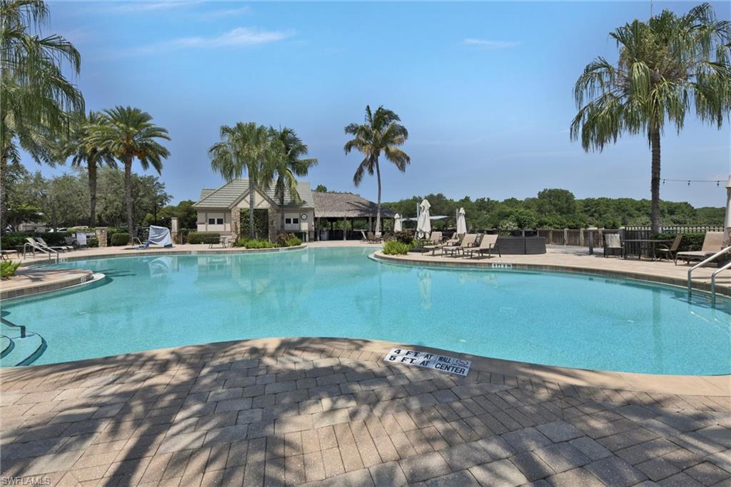 TWIN EAGLES - Residential