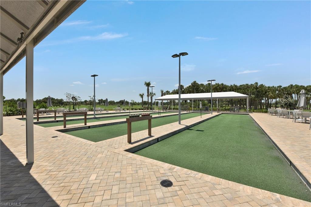 TWIN EAGLES - Residential