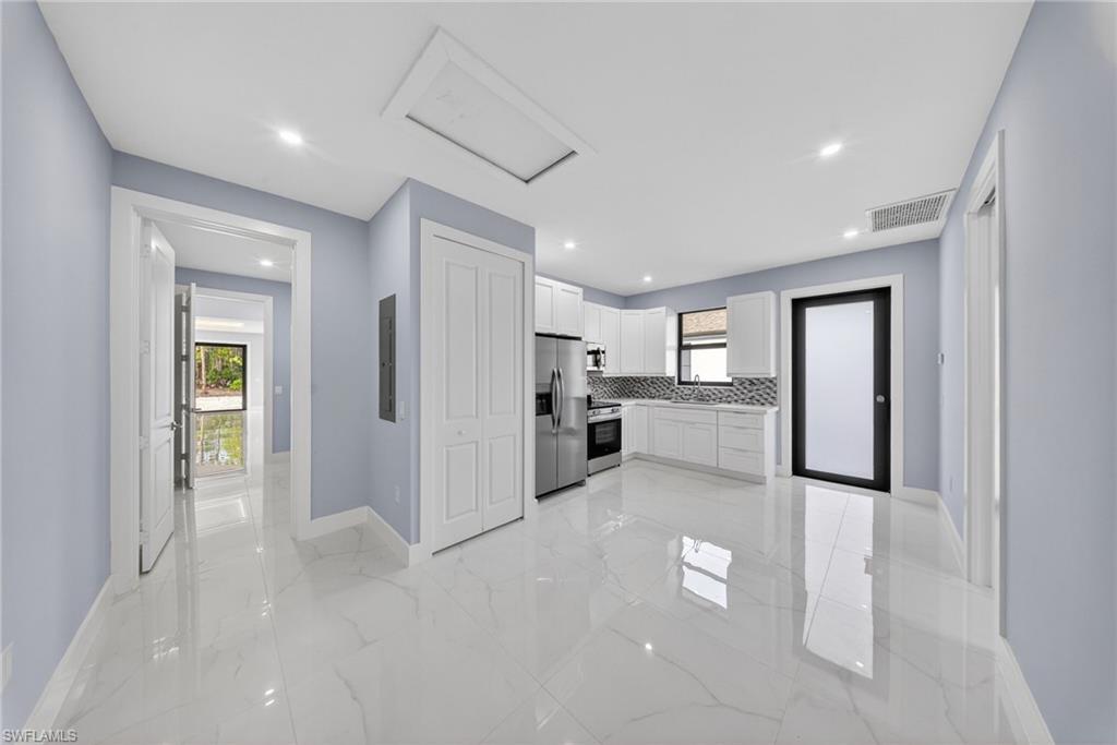 GOLDEN GATE ESTATES - Residential