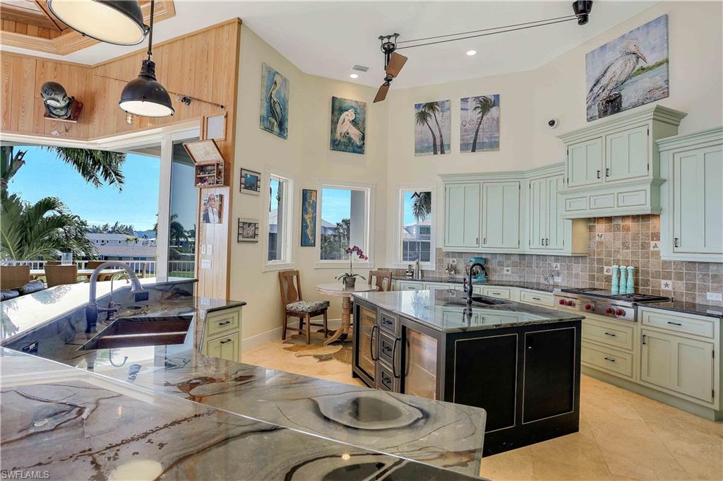 HOLIDAY HEIGHTS - Residential