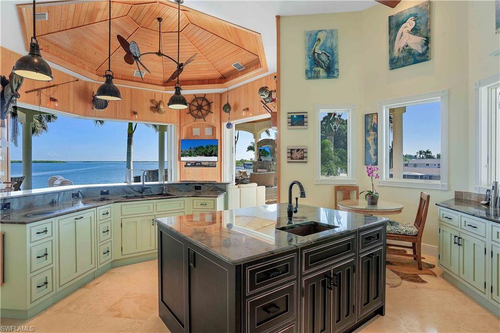 HOLIDAY HEIGHTS - Residential