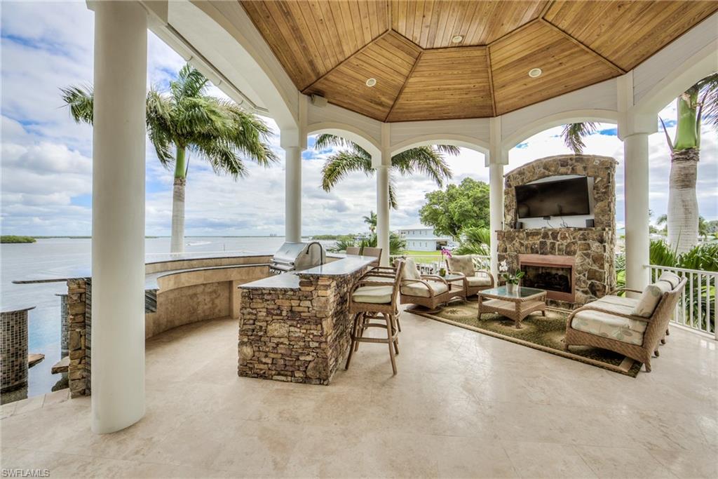 HOLIDAY HEIGHTS - Residential