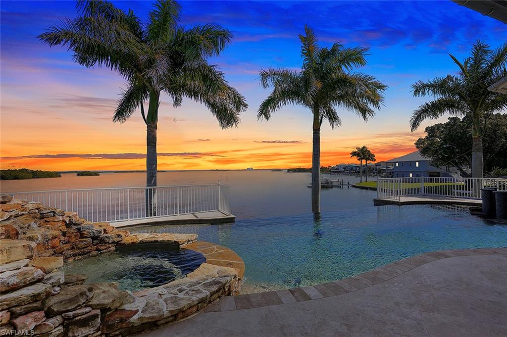 HOLIDAY HEIGHTS - Residential