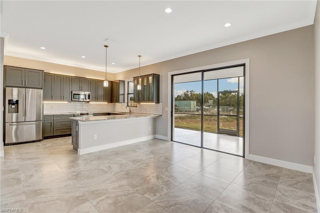 GOLDEN GATE ESTATES - Residential