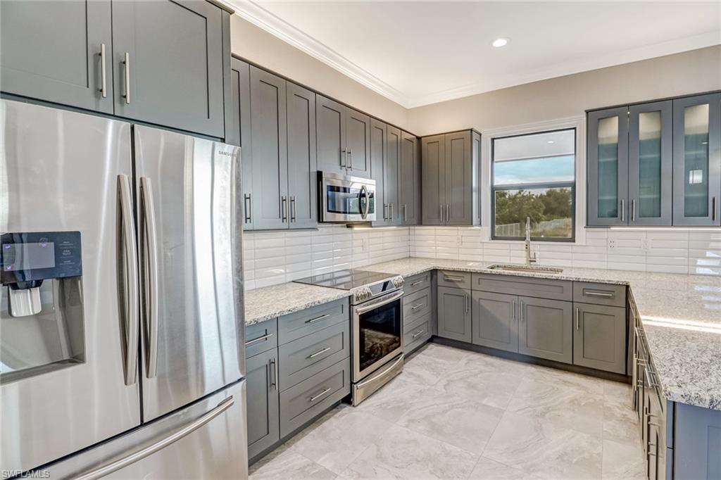 GOLDEN GATE ESTATES - Residential