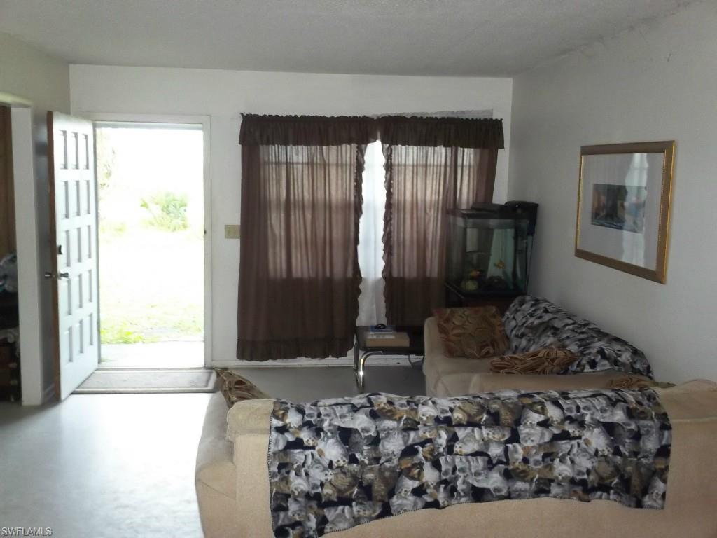 LAKE SUZY - Residential