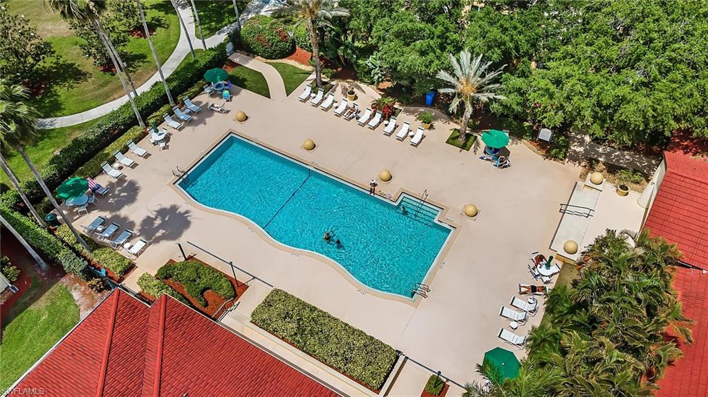 ROYAL GREENS - Residential