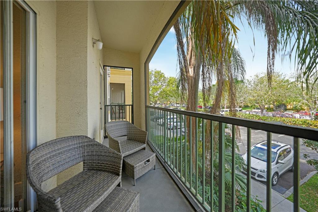 ROYAL GREENS - Residential