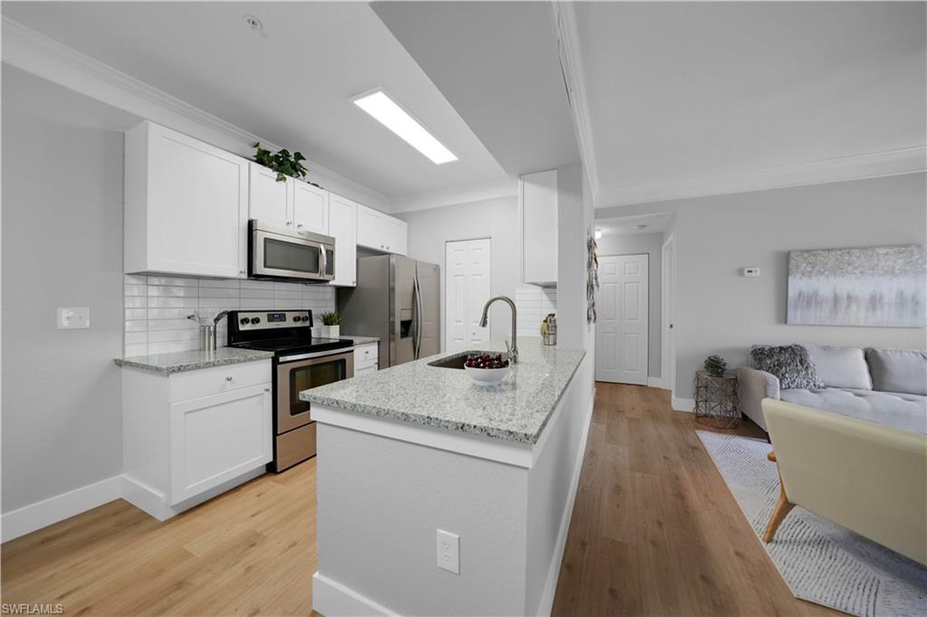 ROYAL GREENS - Residential