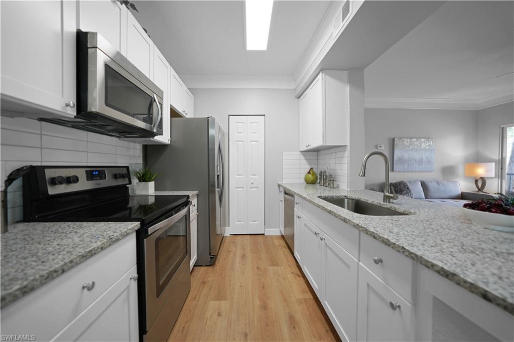 ROYAL GREENS - Residential