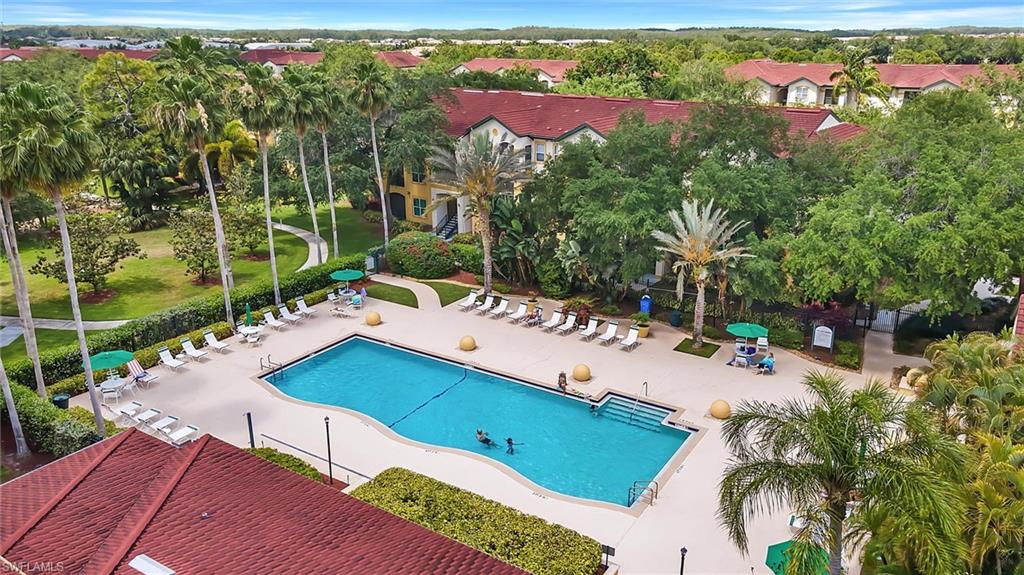 ROYAL GREENS - Residential