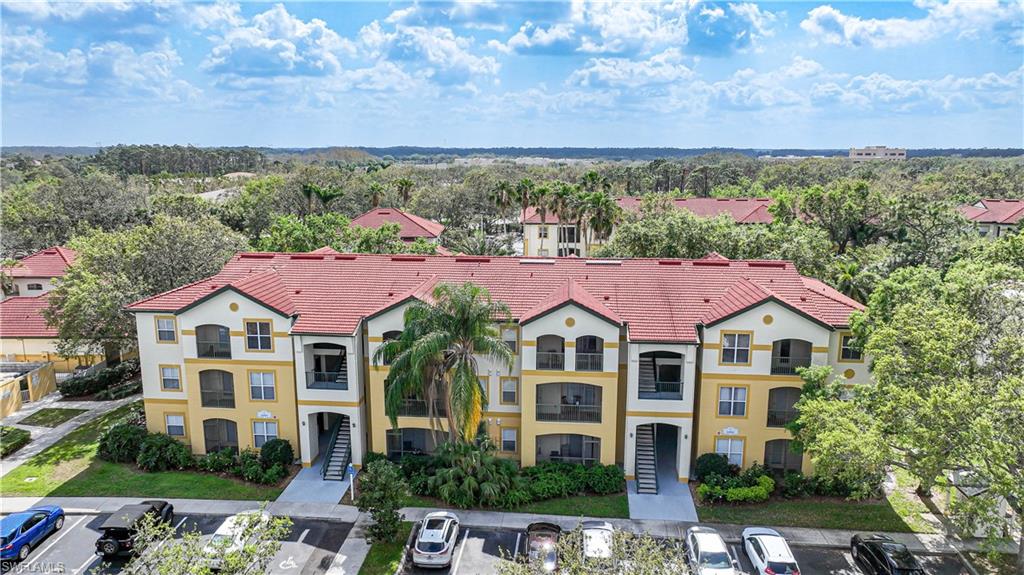 ROYAL GREENS - Residential