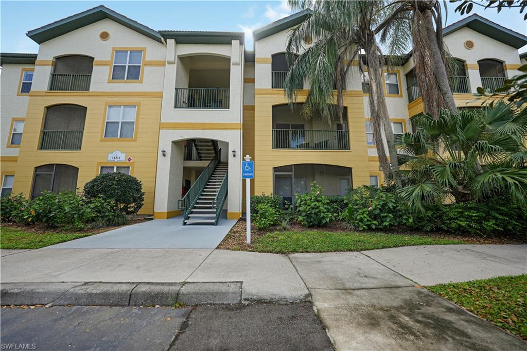 ROYAL GREENS - Residential