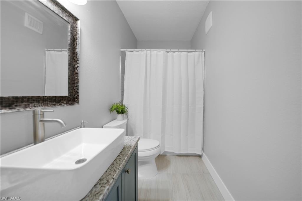 ROYAL GREENS - Residential