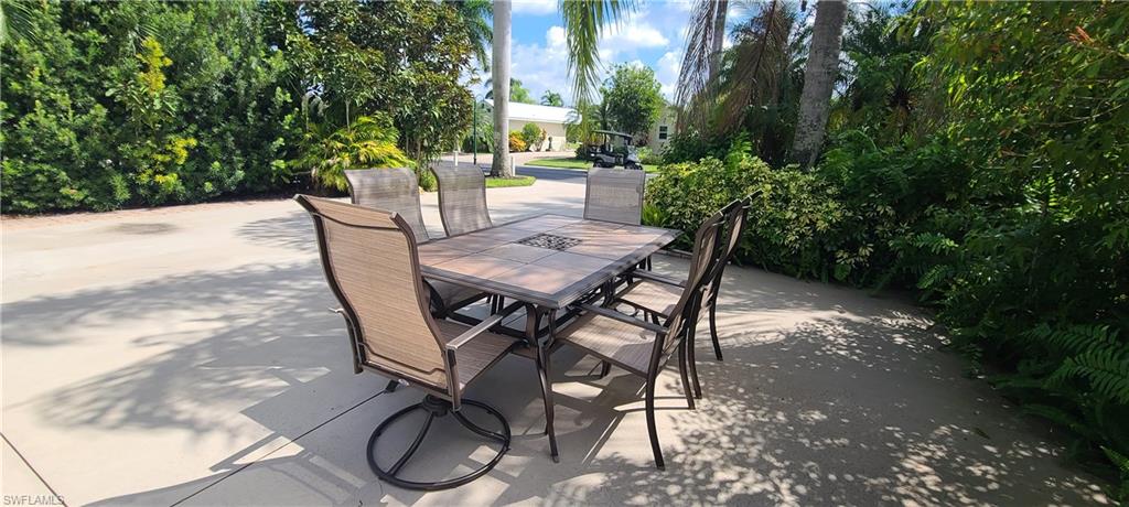 RIVERBEND MOTORCOACH RESORT - Land