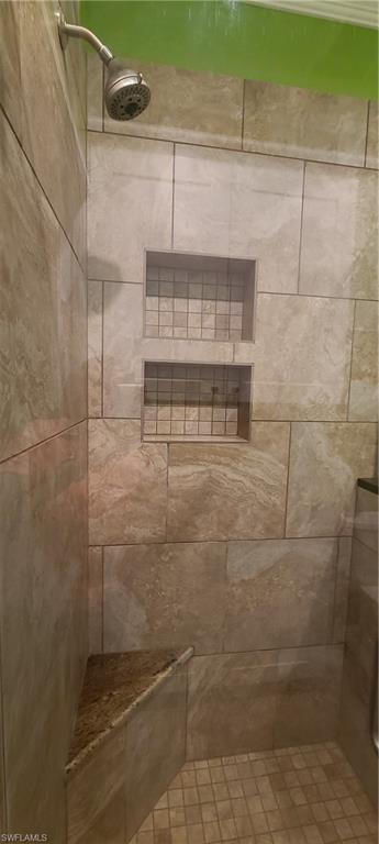 RIVERBEND MOTORCOACH RESORT - Land