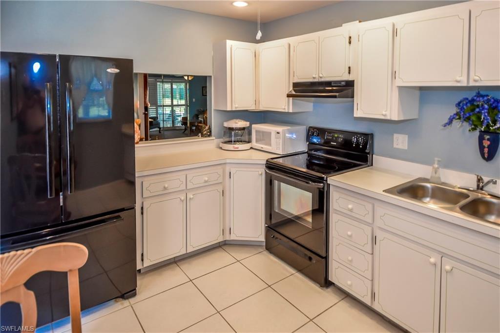 MYERLEE CIRCLE CONDO - Residential