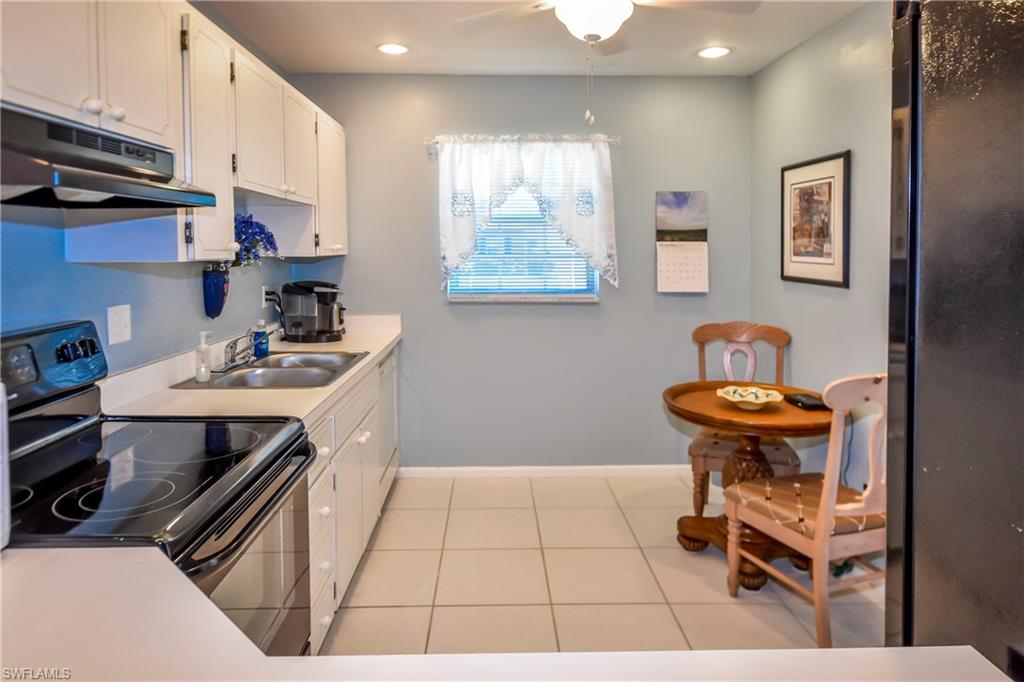 MYERLEE CIRCLE CONDO - Residential