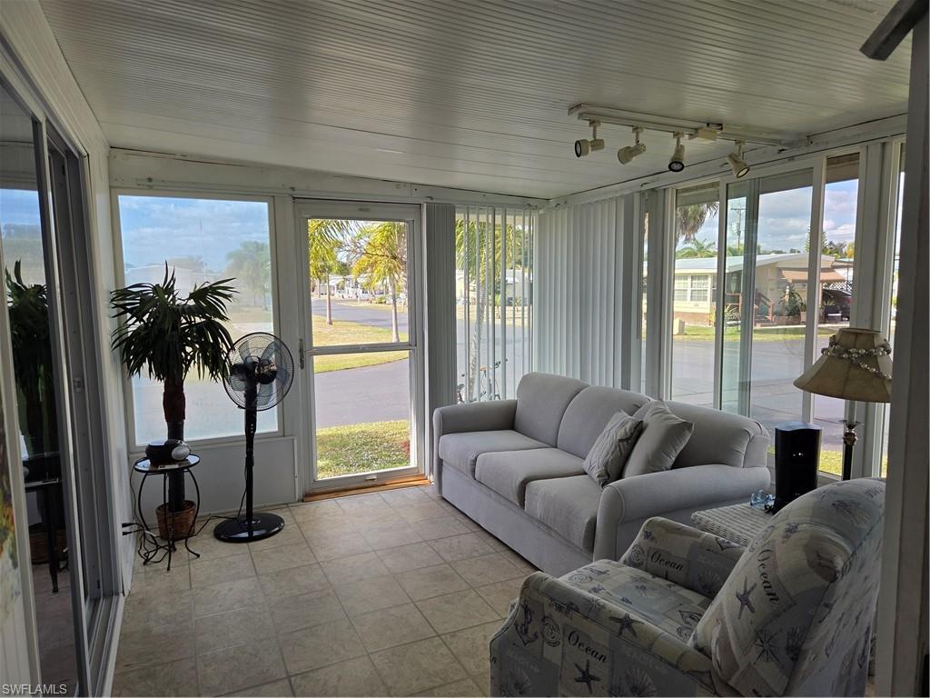 LAZY DAYS MOBILE VILLAGE - Residential