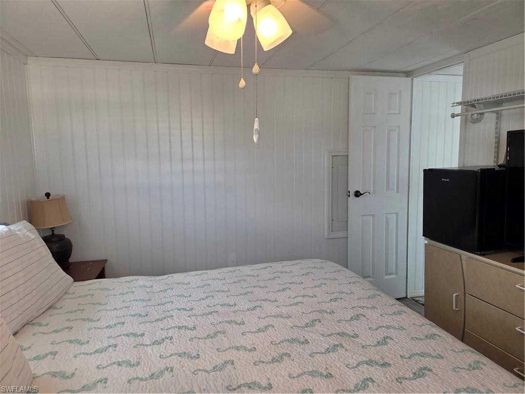 LAZY DAYS MOBILE VILLAGE - Residential