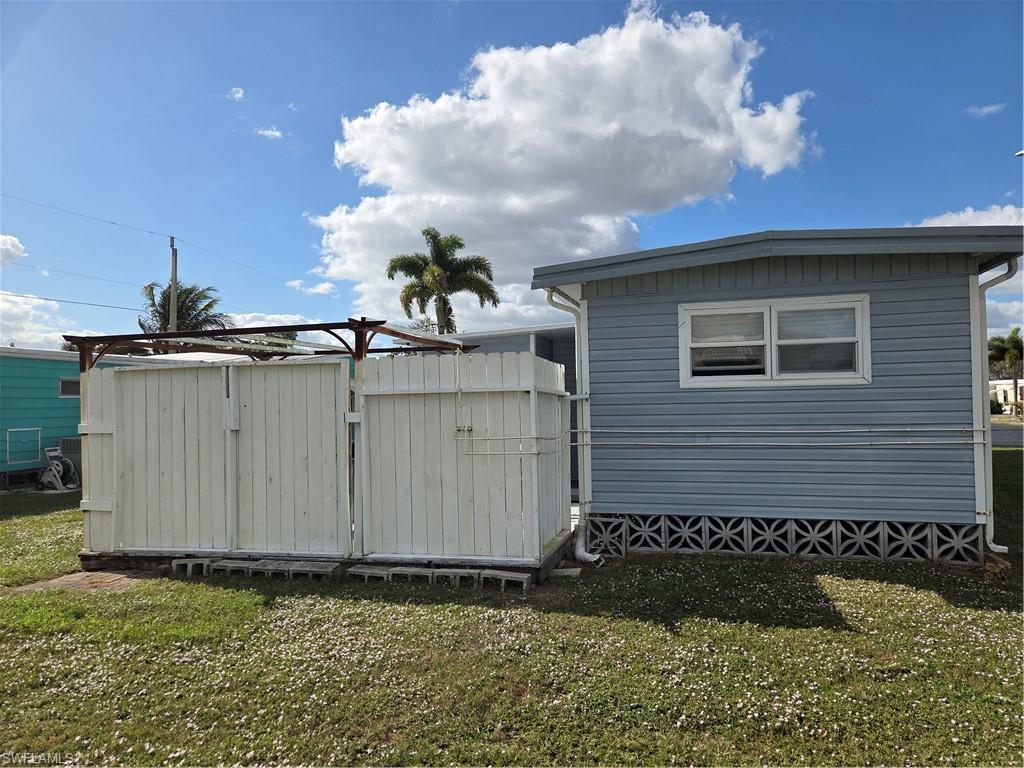 LAZY DAYS MOBILE VILLAGE - Residential