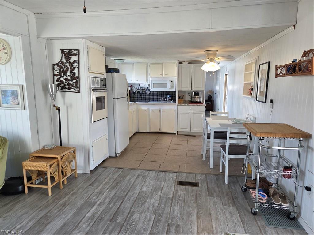 LAZY DAYS MOBILE VILLAGE - Residential