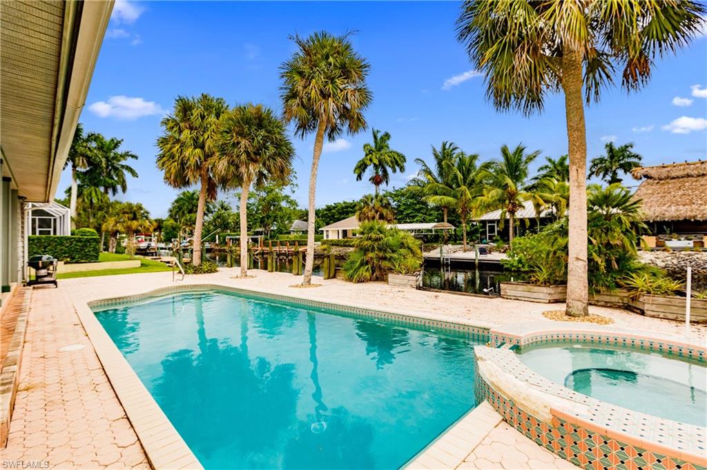 MANATEE POINT - Residential