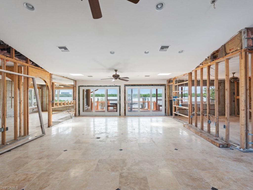 CAROLANDS - Residential