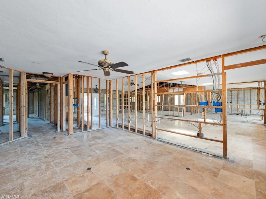 CAROLANDS - Residential