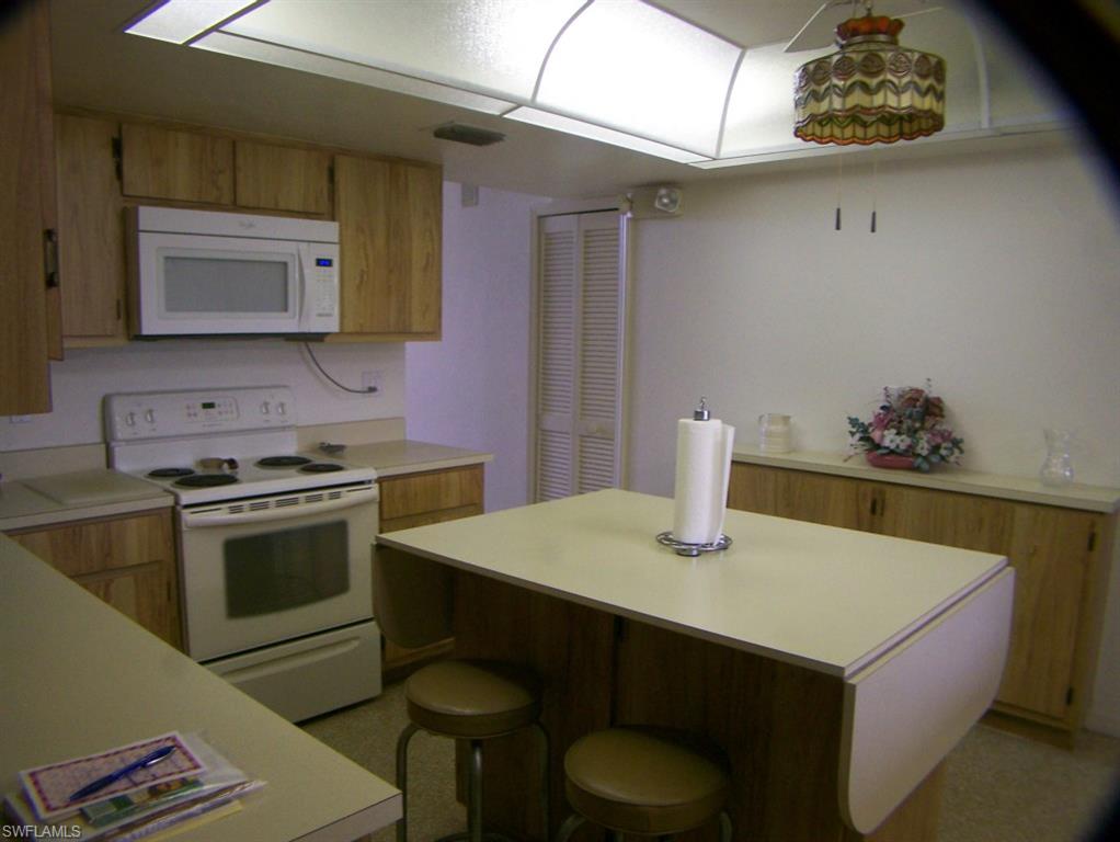 COUNTRY CLUB ESTATES - Residential