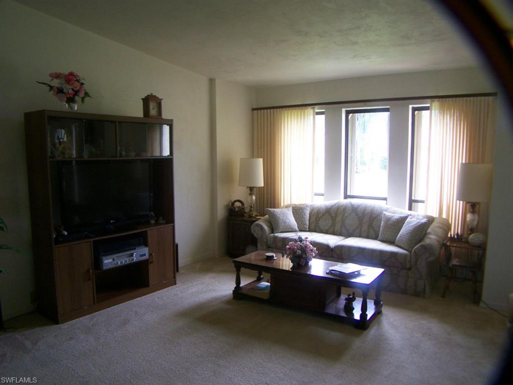 COUNTRY CLUB ESTATES - Residential