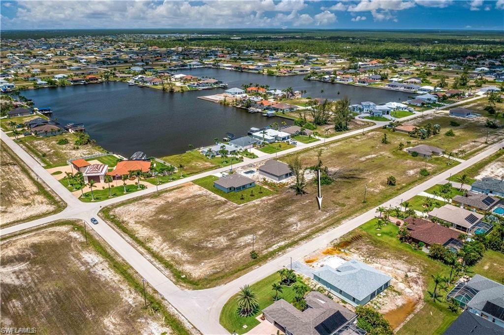 CAPE CORAL - Land