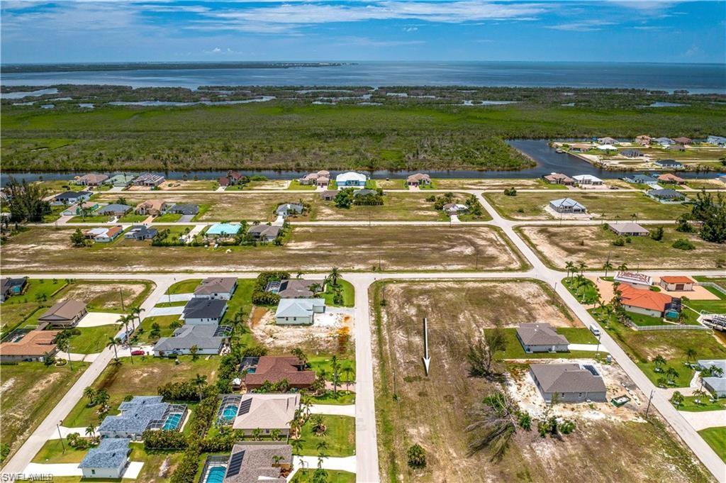 CAPE CORAL - Land